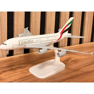 MYK Hediye ve Sanat Atölyesi  Emirates A6-Eej Metal Maket Uçak – 20 cm Ofis Dekorasyonu &