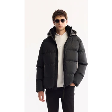 AVVA Erkek Siyah Kapüşonlu Su İtici Rüzgar Geçirmez -10°C Dayanıklı Şişme Regular Fit Mont
