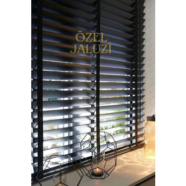 Özel Jaluzi Siyah 50 Mm Ahşap Görünümlü